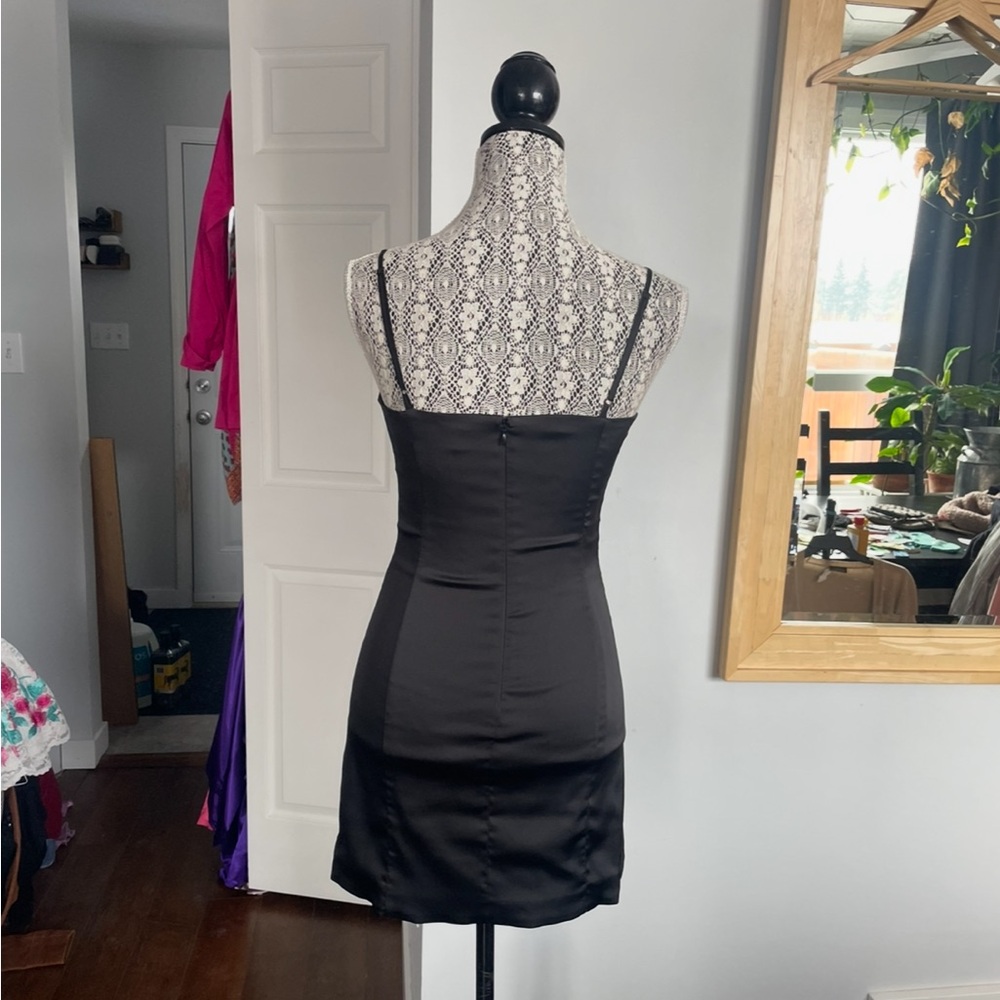 Aritzia Sunday Best Satin Shimmer Dress. Stretchy. Small. Size 4. - Picture 11 of 12